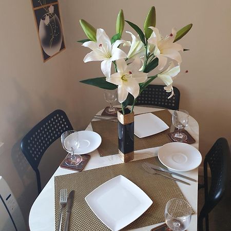 Lovely 1Bedrood Apartment กิลด์ฟอร์ด ภายนอก รูปภาพ