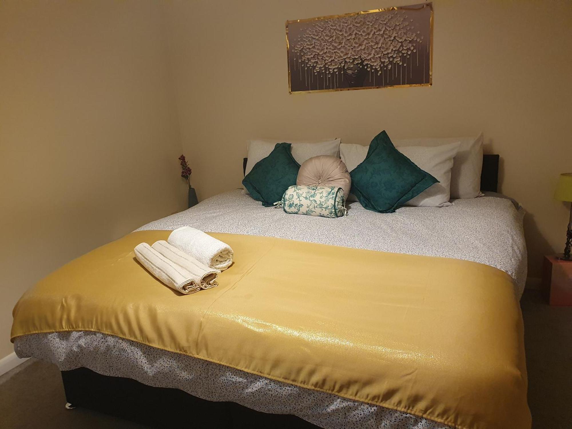 Lovely 1Bedrood Apartment กิลด์ฟอร์ด ภายนอก รูปภาพ