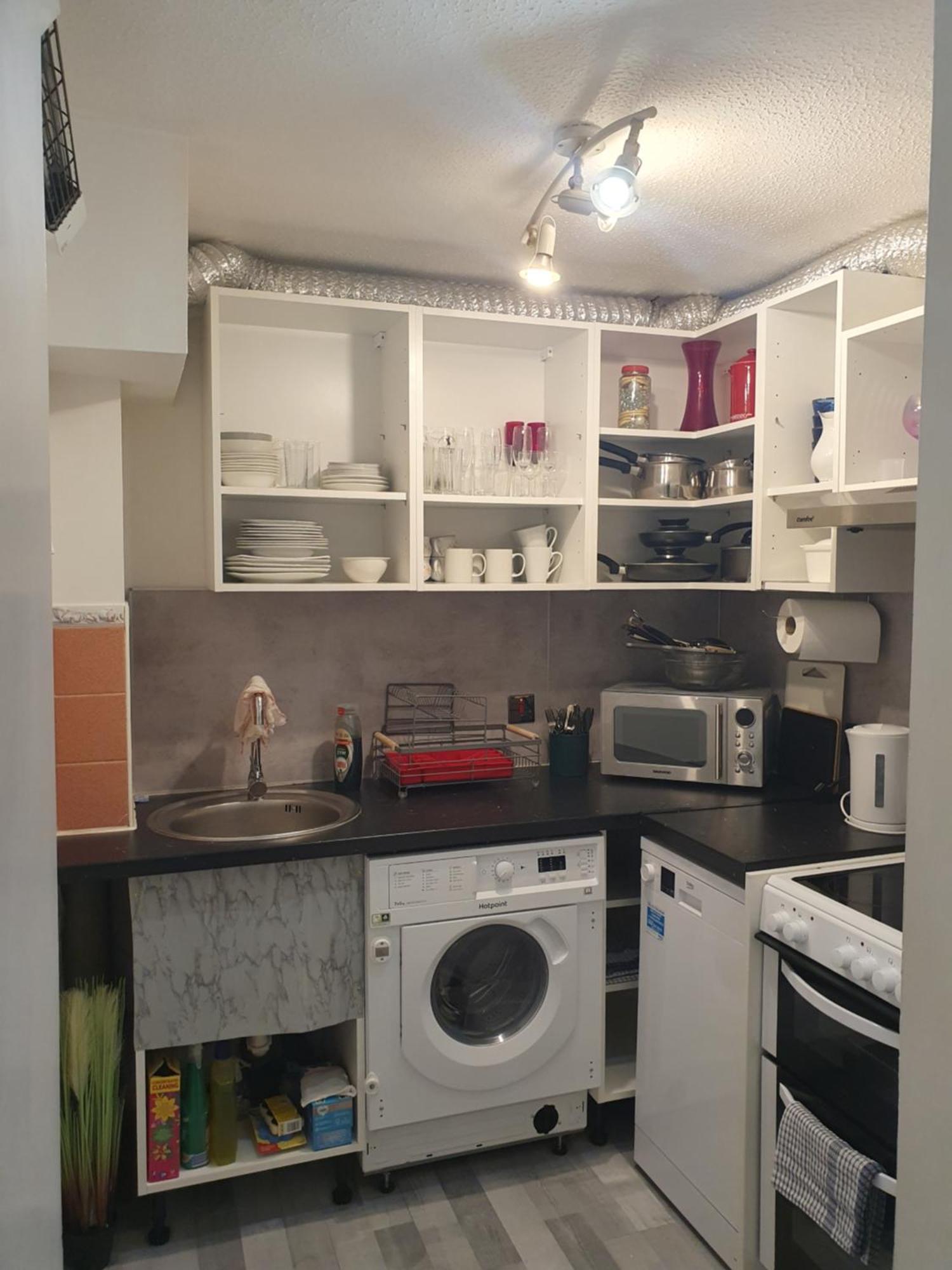 Lovely 1Bedrood Apartment กิลด์ฟอร์ด ภายนอก รูปภาพ