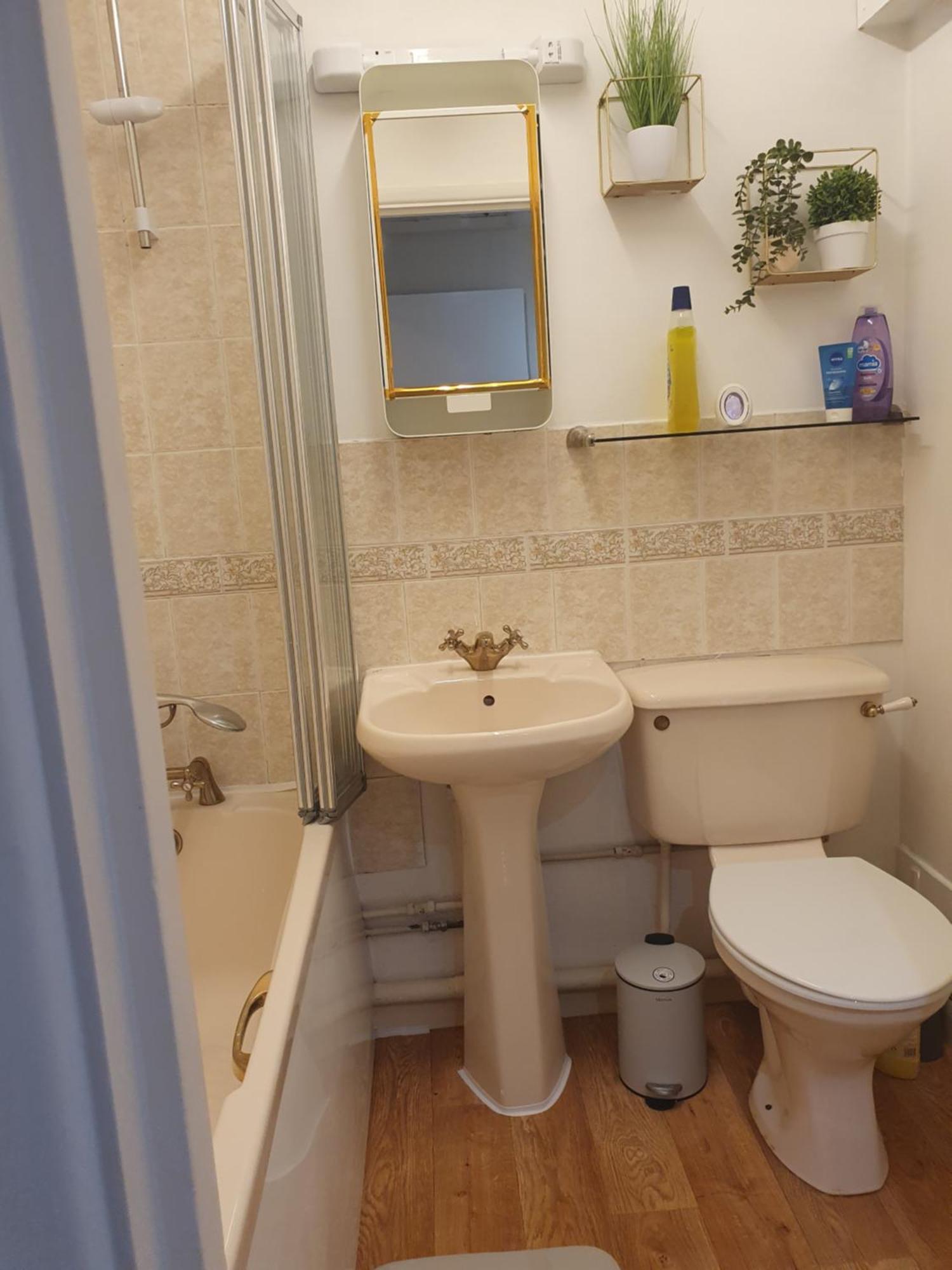 Lovely 1Bedrood Apartment กิลด์ฟอร์ด ภายนอก รูปภาพ