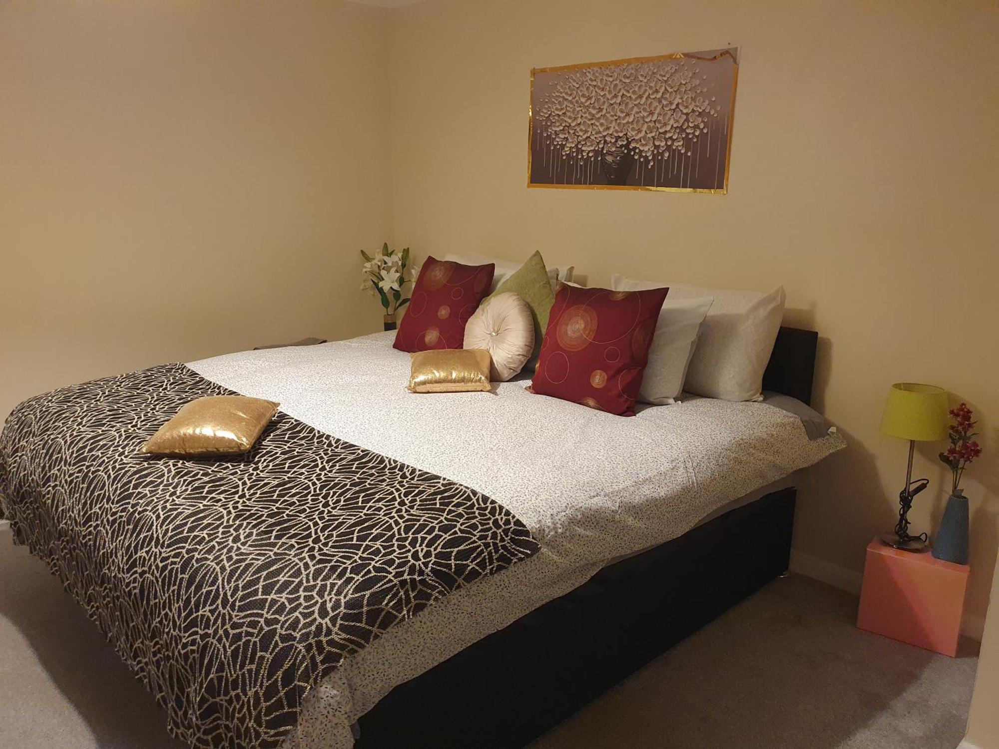 Lovely 1Bedrood Apartment กิลด์ฟอร์ด ภายนอก รูปภาพ
