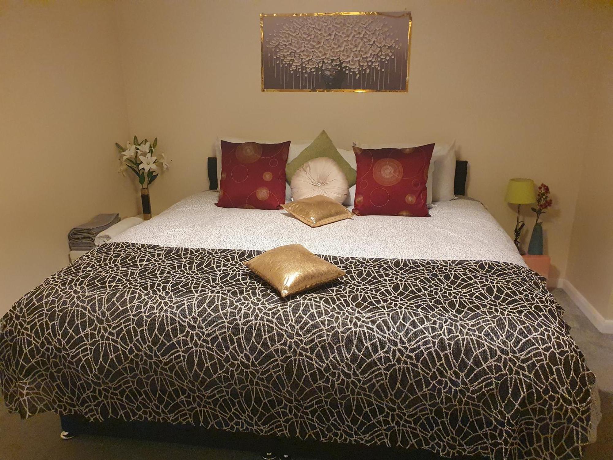 Lovely 1Bedrood Apartment กิลด์ฟอร์ด ภายนอก รูปภาพ