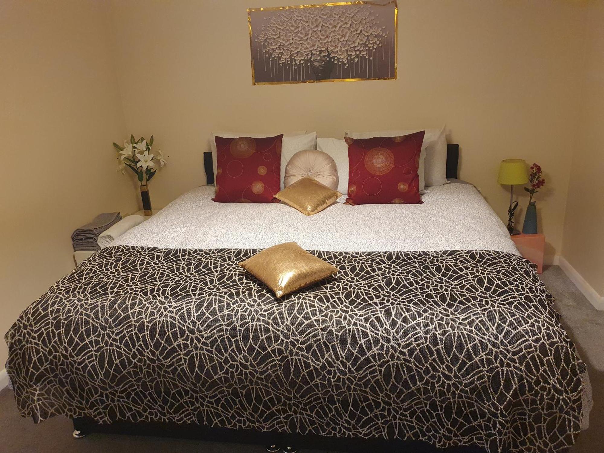 Lovely 1Bedrood Apartment กิลด์ฟอร์ด ภายนอก รูปภาพ