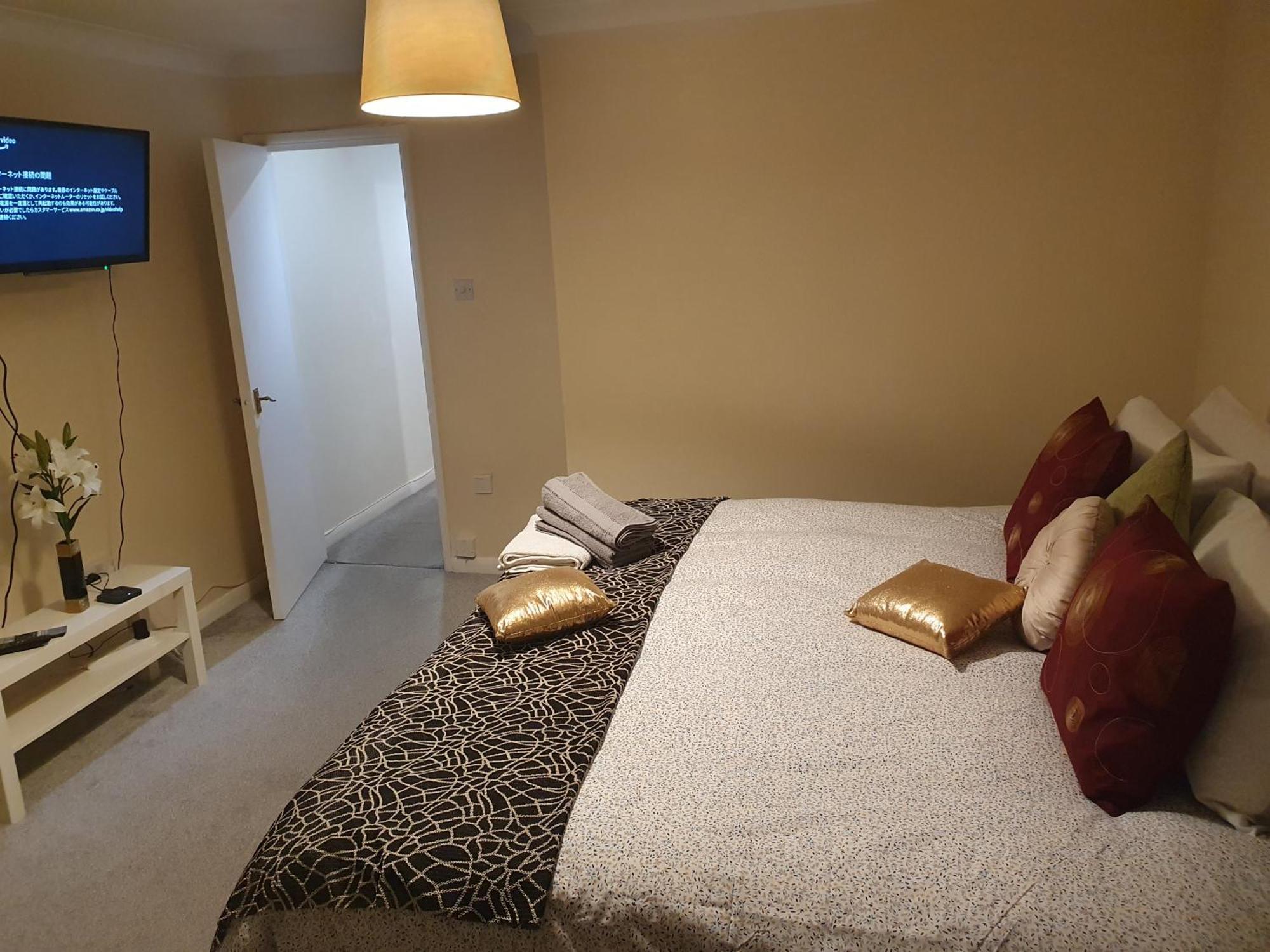 Lovely 1Bedrood Apartment กิลด์ฟอร์ด ภายนอก รูปภาพ