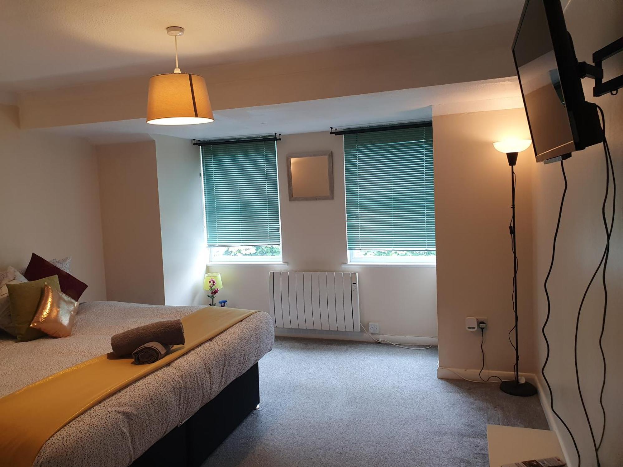 Lovely 1Bedrood Apartment กิลด์ฟอร์ด ภายนอก รูปภาพ