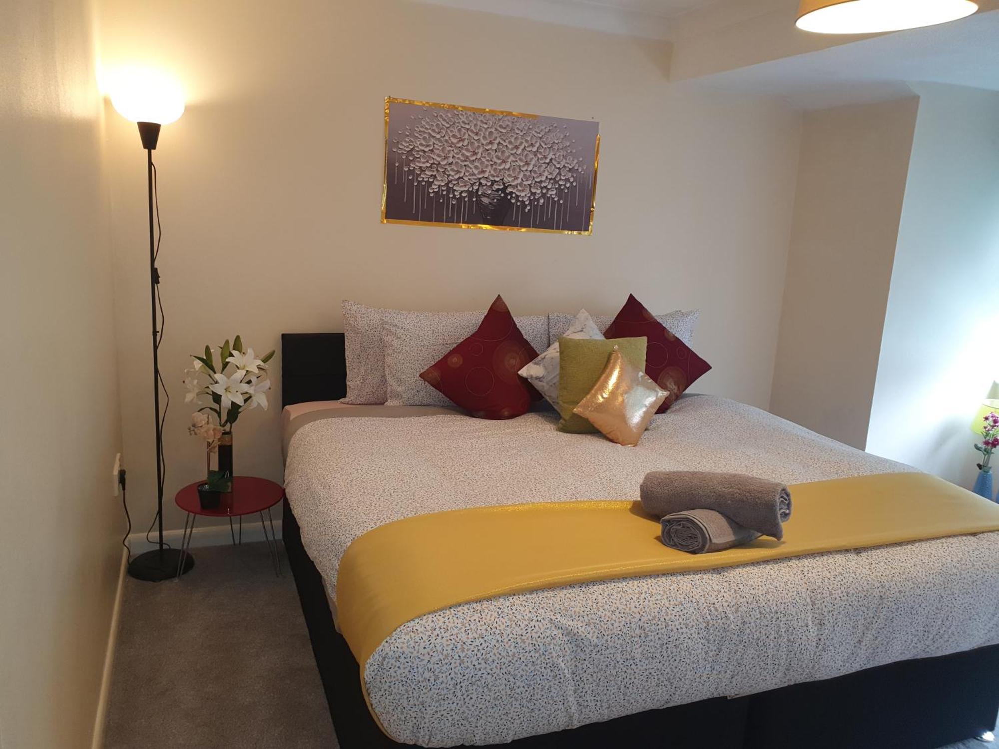 Lovely 1Bedrood Apartment กิลด์ฟอร์ด ภายนอก รูปภาพ