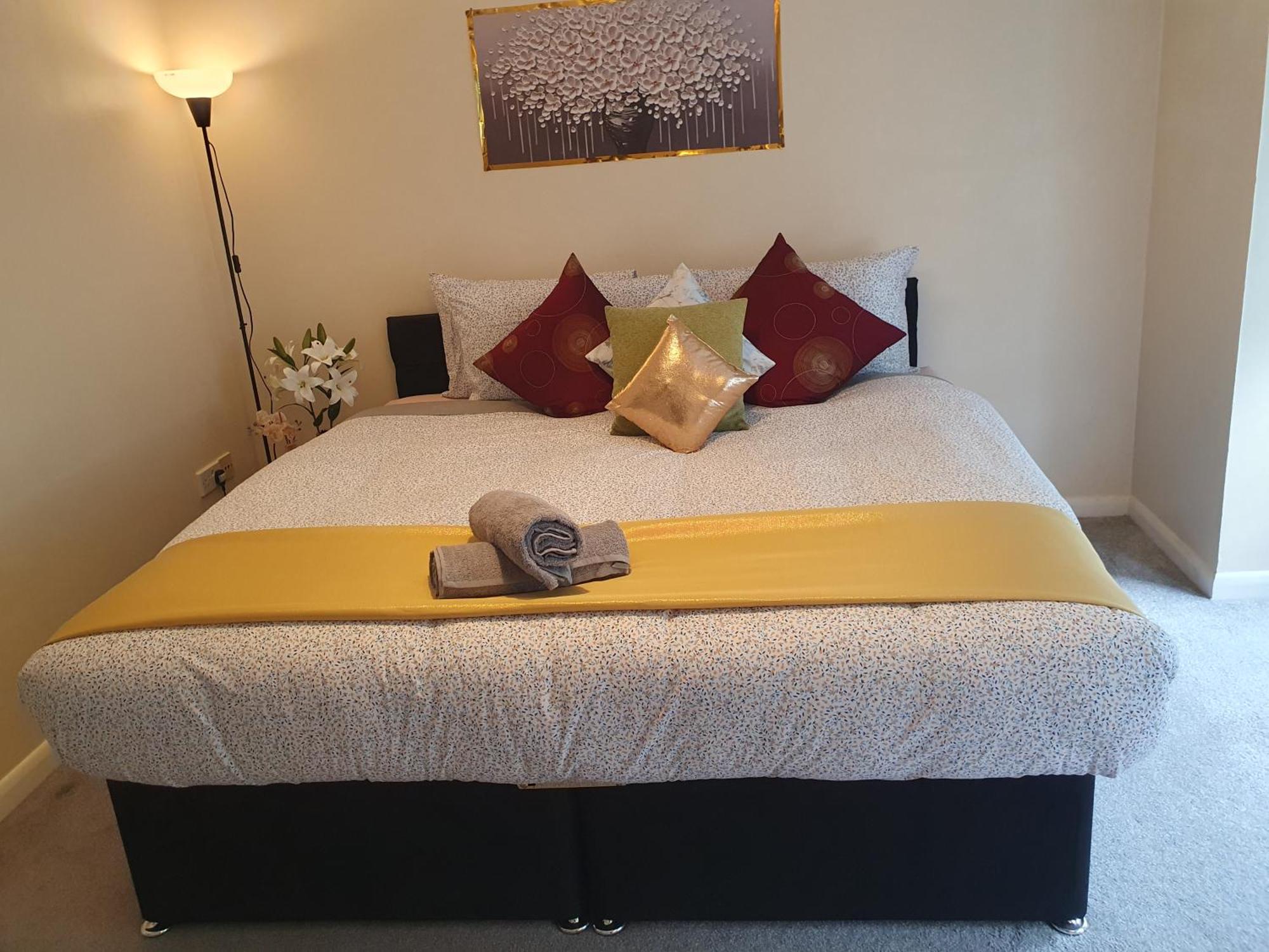 Lovely 1Bedrood Apartment กิลด์ฟอร์ด ภายนอก รูปภาพ