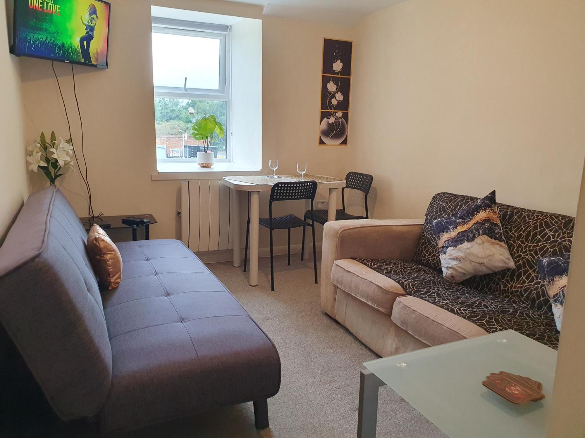 Lovely 1Bedrood Apartment กิลด์ฟอร์ด ภายนอก รูปภาพ